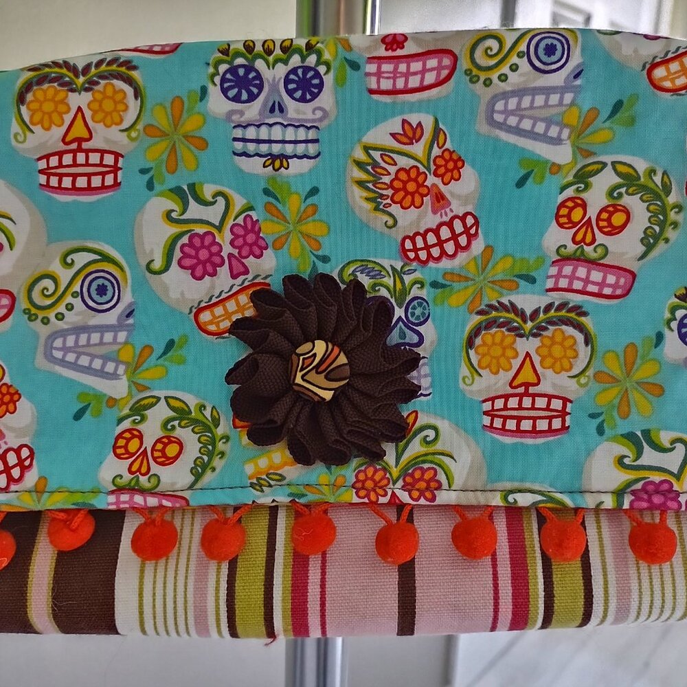 Vintage clutch purse with flap top - skulls & stripes - NWOT